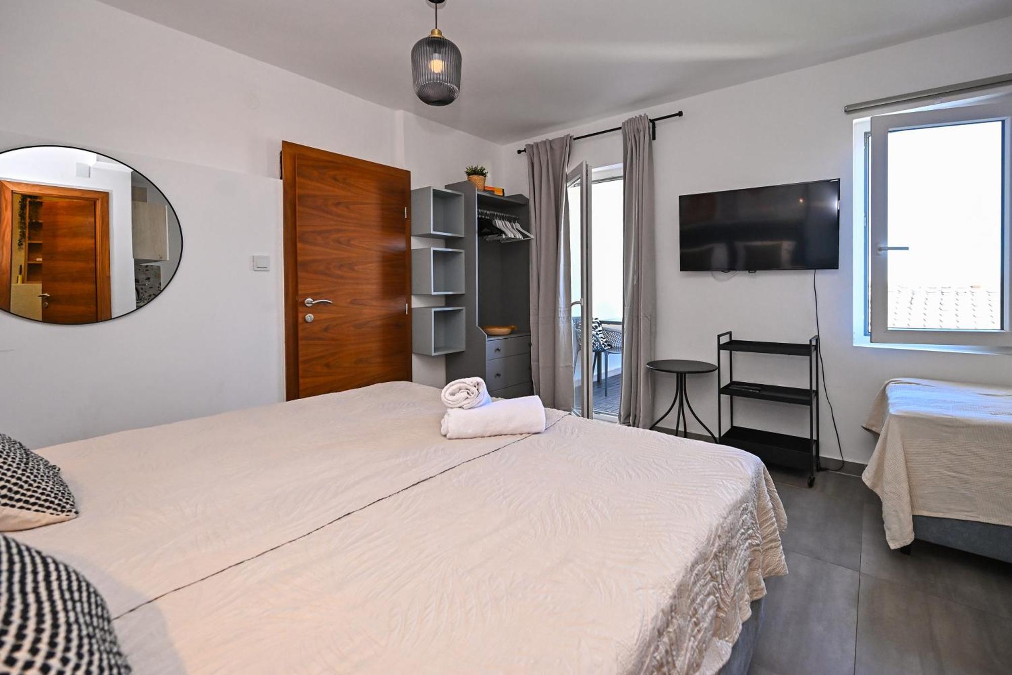 Il Centro Apartments 诺瓦利娅 外观 照片